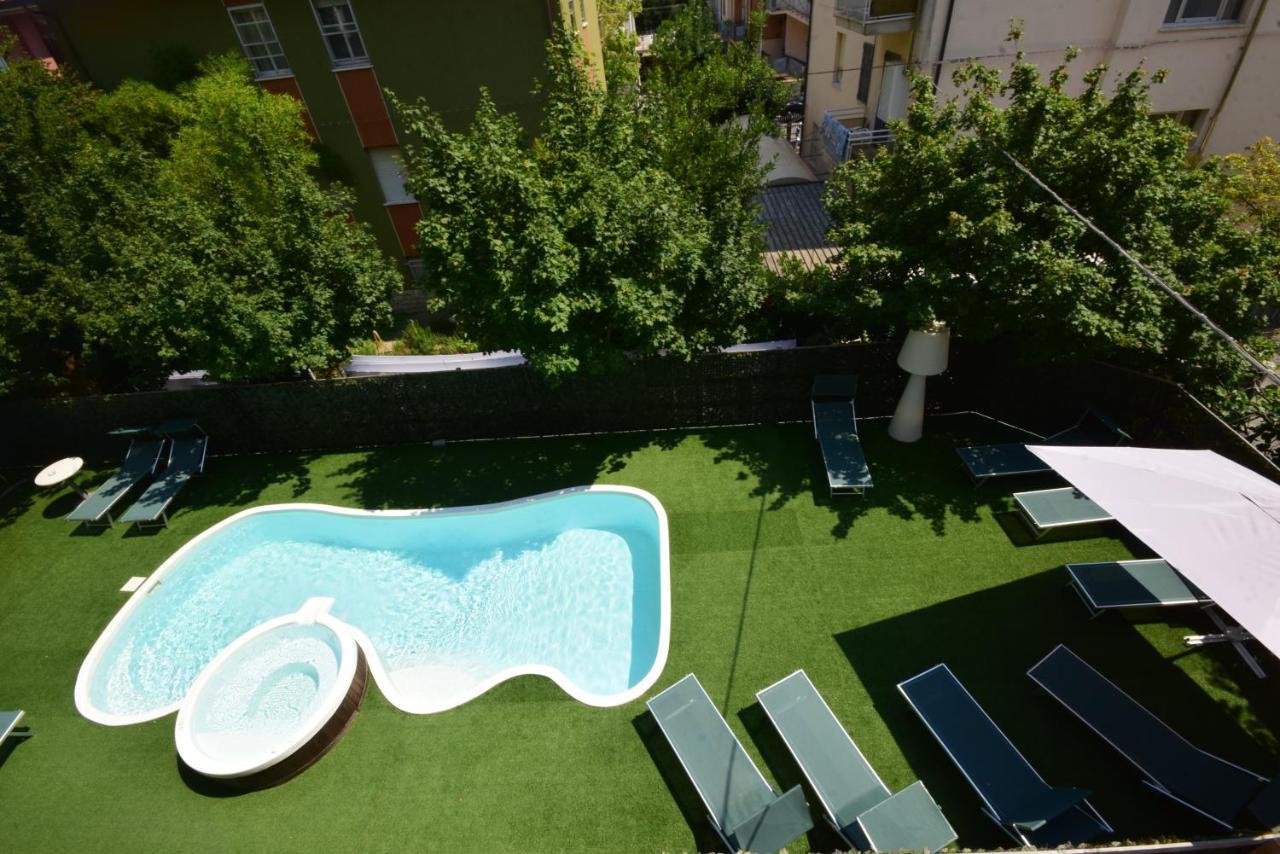 Hotel Como Rimini Zewnętrze zdjęcie