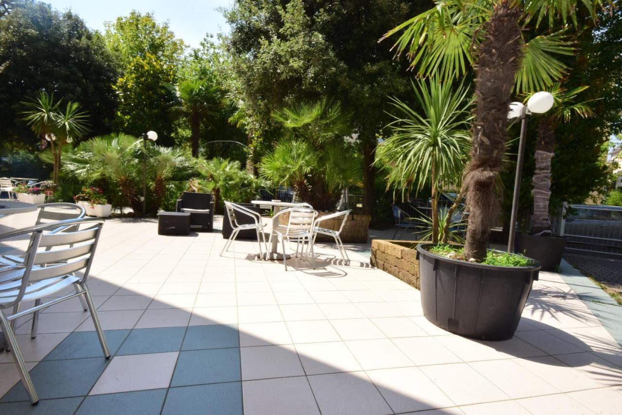 Hotel Como Rimini Zewnętrze zdjęcie
